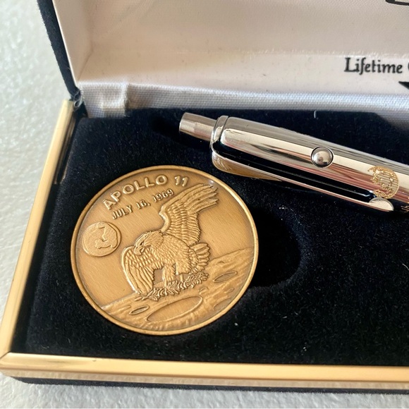 Fisher Space Pen - 25th Anniversary of Apollo 11 Mission Edition - Picture 4 of 16